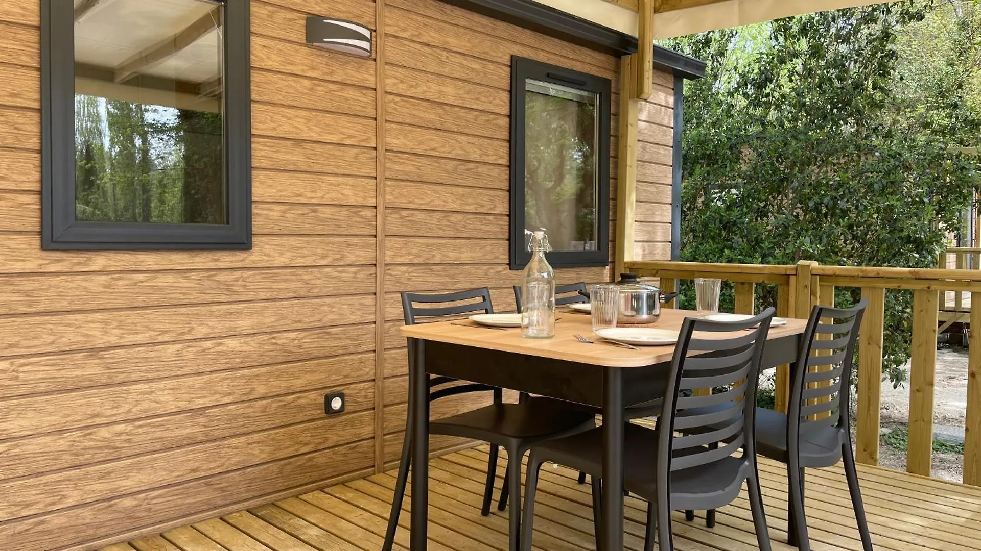 Camping Lodges & Nature - 71 Avignon Frankrike